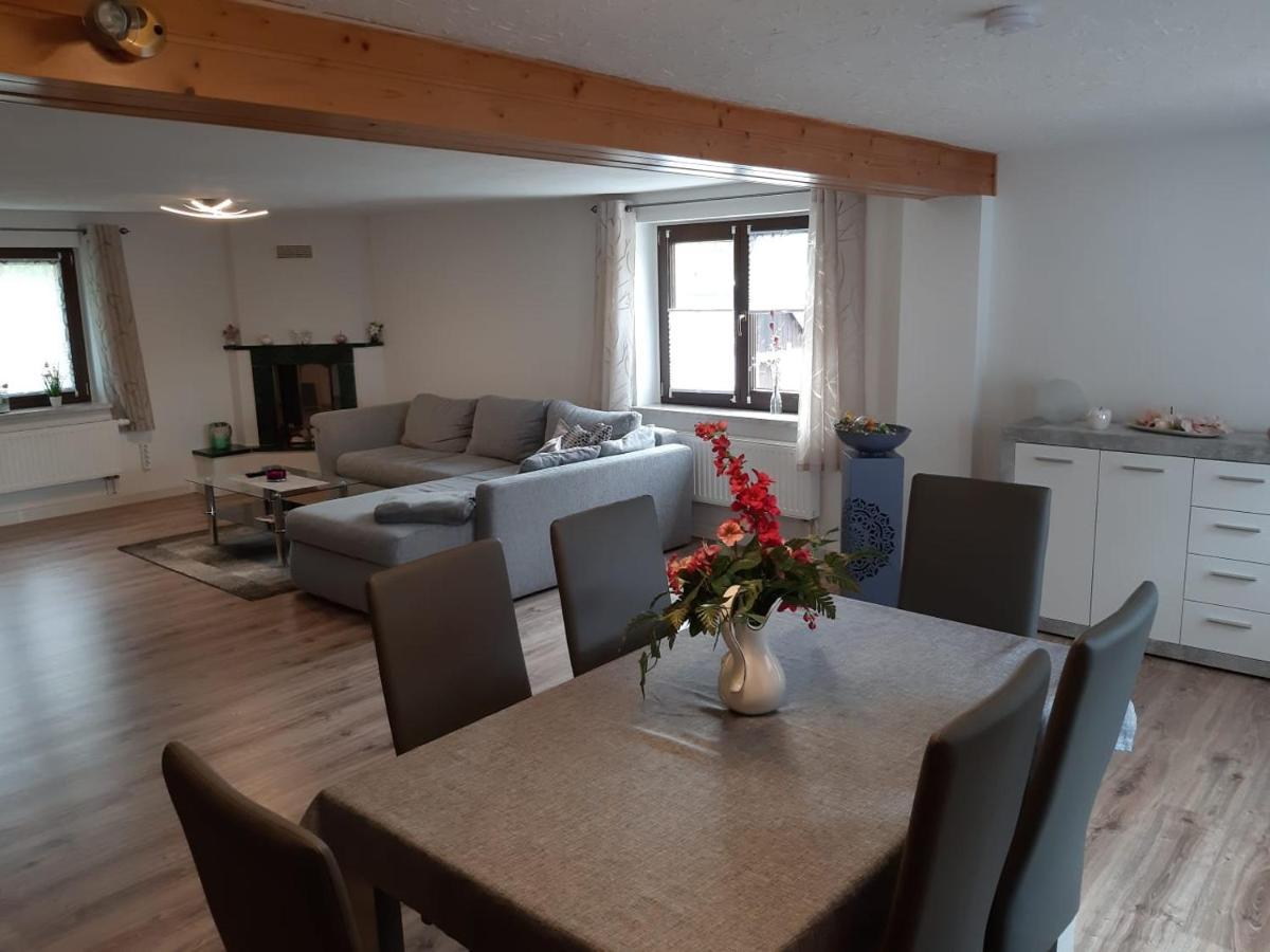 Familienfreundliche Ferienwohnung Zschorlau Экстерьер фото